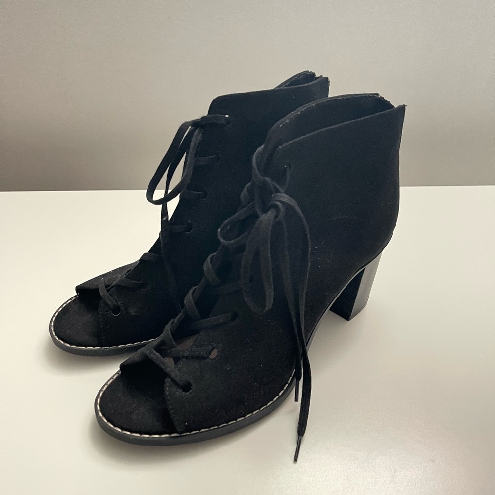 OLD NAVY Gladiator Heels - Picture 6 of 8